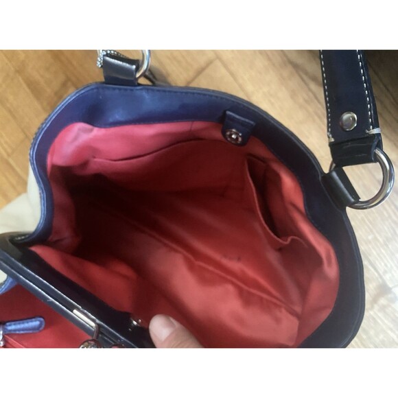 VTG Coach Beige & Navy Leather Tote Handbag With Kiss Lock Closure & Front Zip - Picture 5 of 8